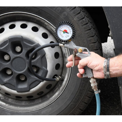 Vzduchová pištoľ na pneu s manometrom
