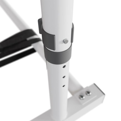 Biele madlo k posteli s nastaviteľnou výškou