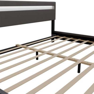 Moderná sivá čalúnená posteľ 180x200 s LED a roštom.