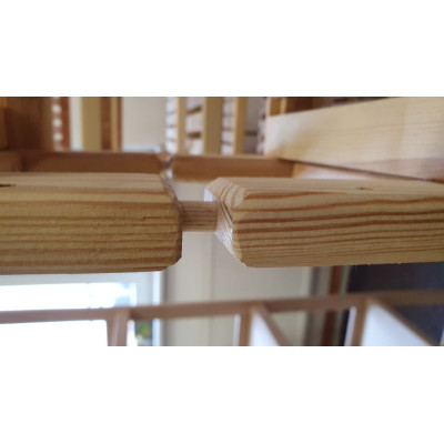 Drevený regál s 3 policami, rozmery 60 × 64 × 25 cm