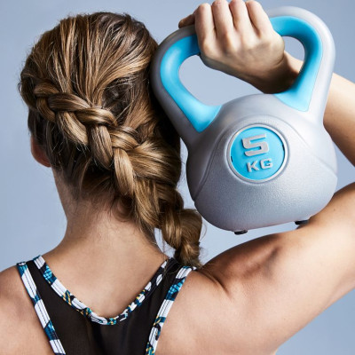 Gorilla Sports Kettlebell činka, vinylová, žltá, 4 kg