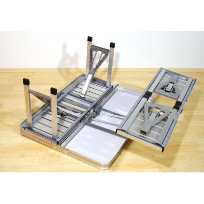 Skladací hliníkový stôl so vstavanými lavicami